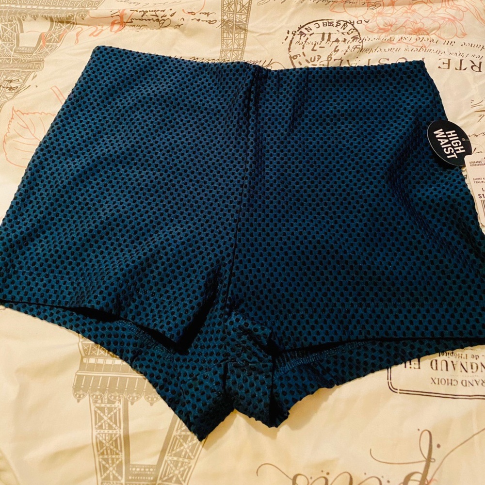 BRAND NEW Forever 21 HIGHWAIST SHORTS